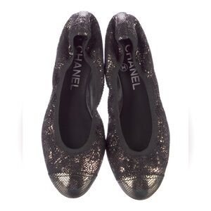 CHANEL Lagerfeld Interlocking CC Lace Metallic Cap Toe Ballet Flats Size 35 NWT